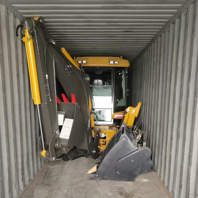 멕시코 시골 도로 유지 보수 작업에 사용되는 SAAO WZ388 백호 로더